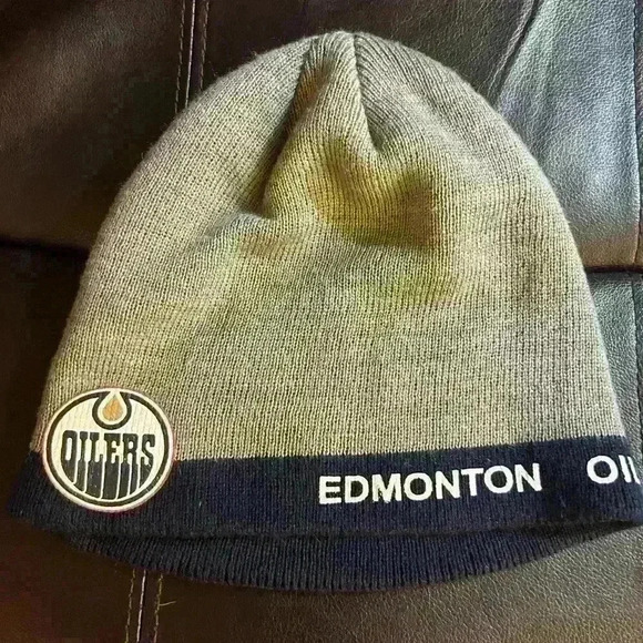 NHL  Edmonton Oilers knit hat grey and blue - Picture 2 of 4